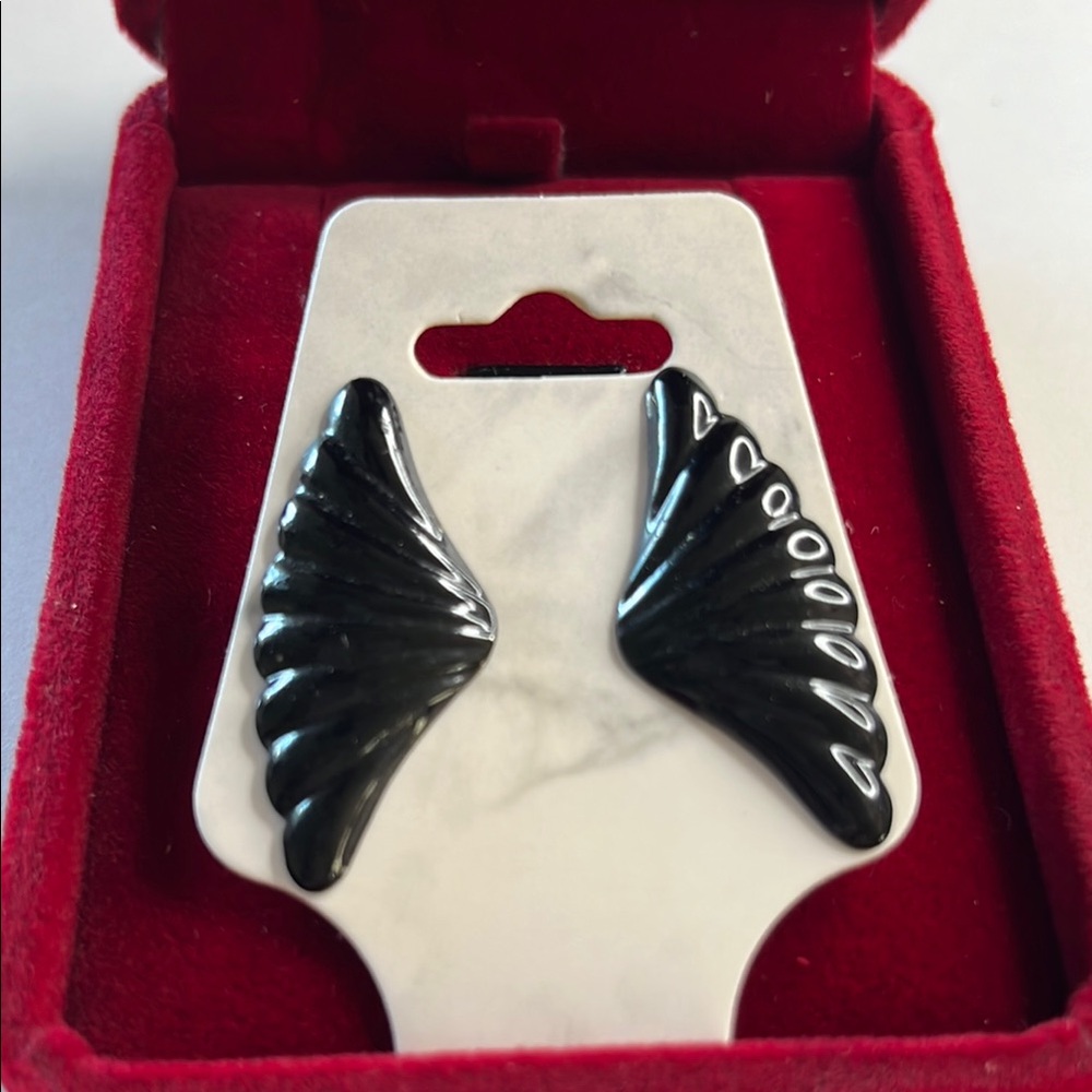 58 Black Wing-Shaped Metal lightweight Earrings